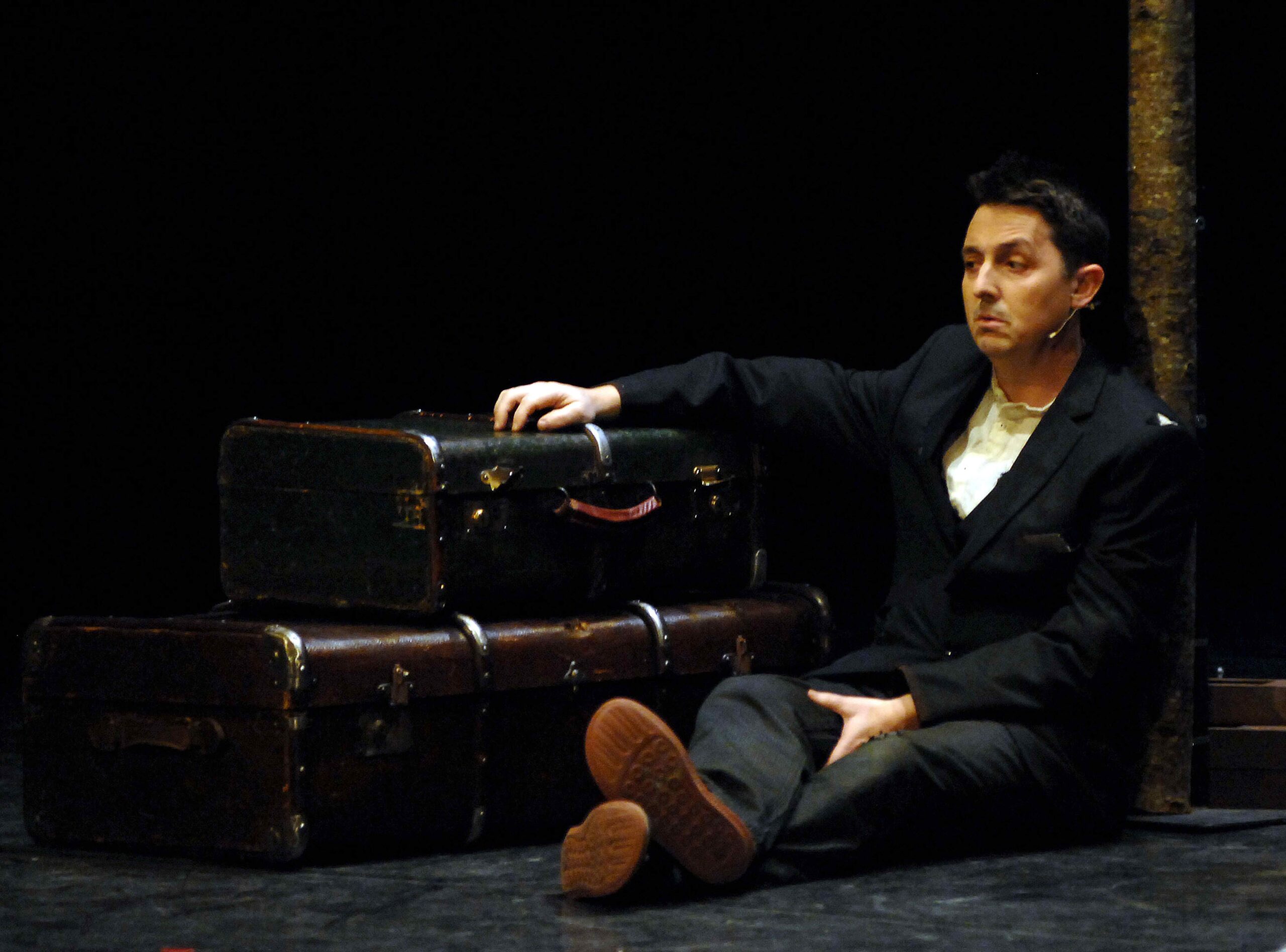 La camisa del hombre feliz (2011)