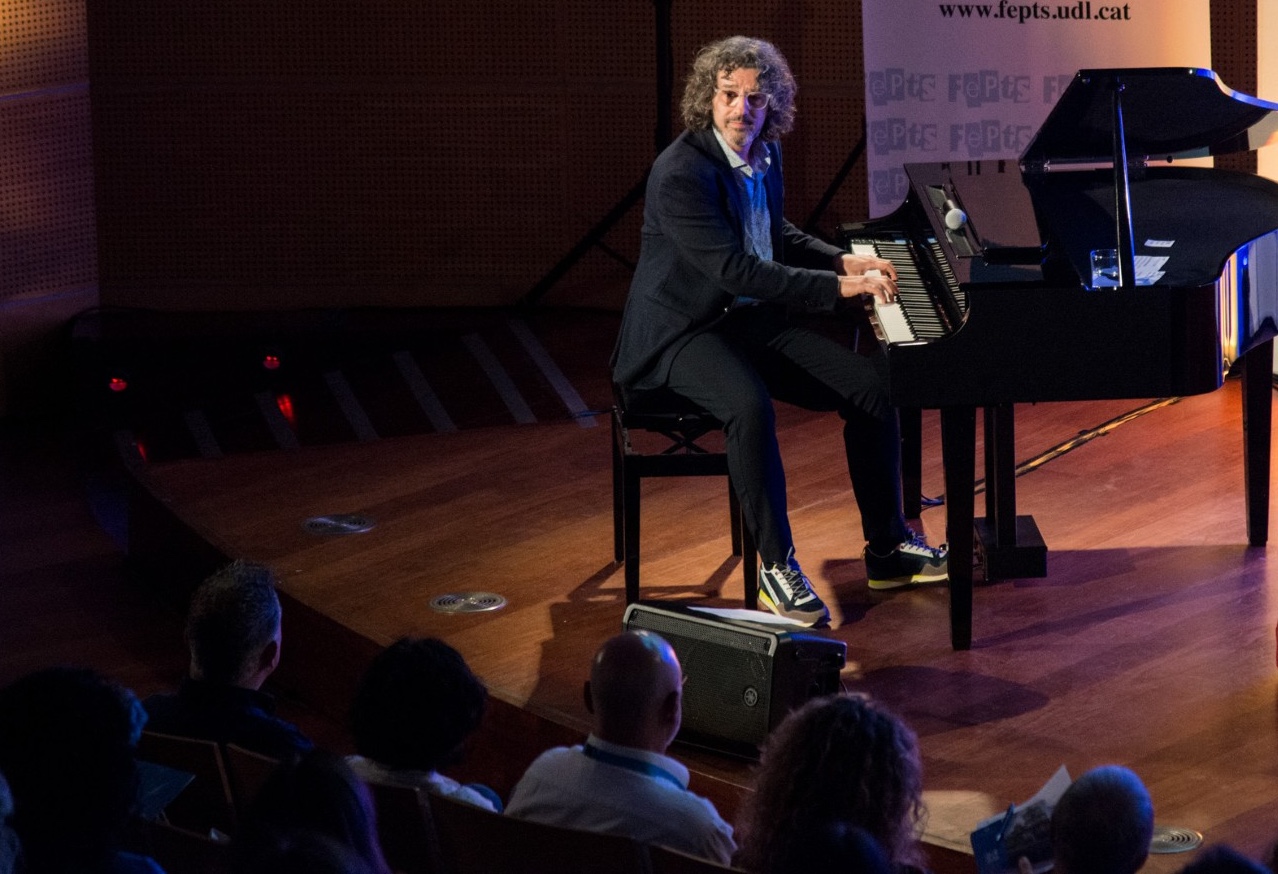 Antoni Tolmos inagura la conferencia de Decanos de Educación de España