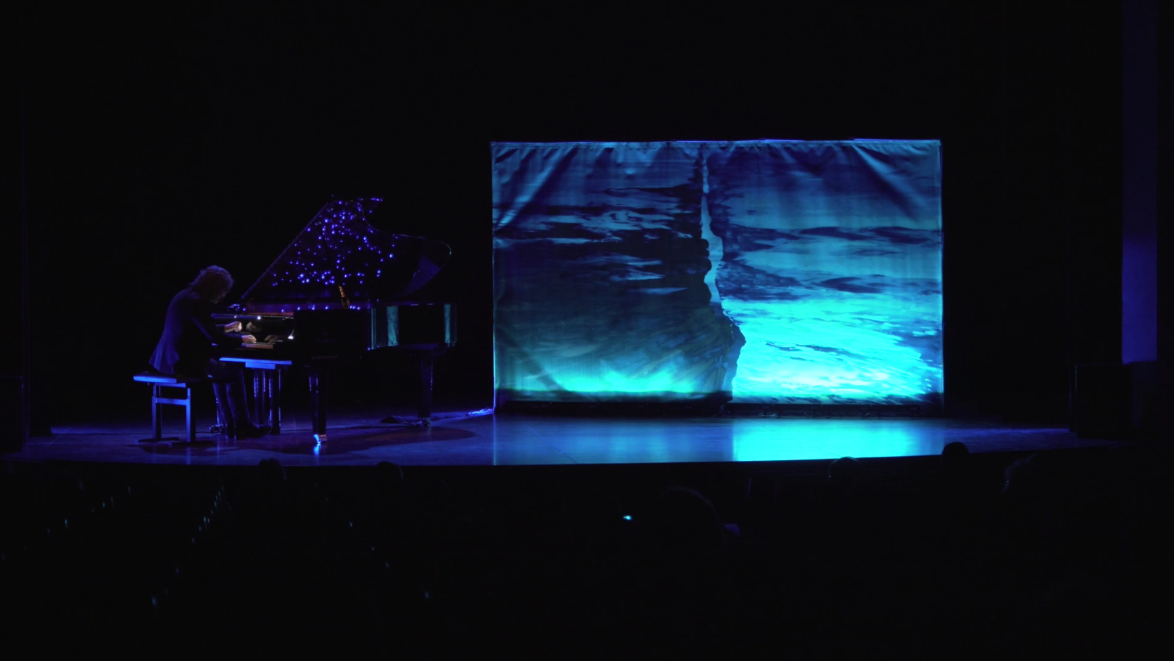 ETHNIC LOVE nuevo clip de Antoni Tolmos