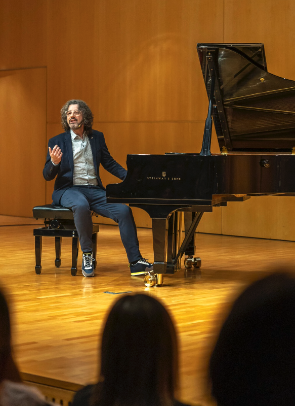 Antoni Tolmos imparte una conferencia para la empresa SUPSA